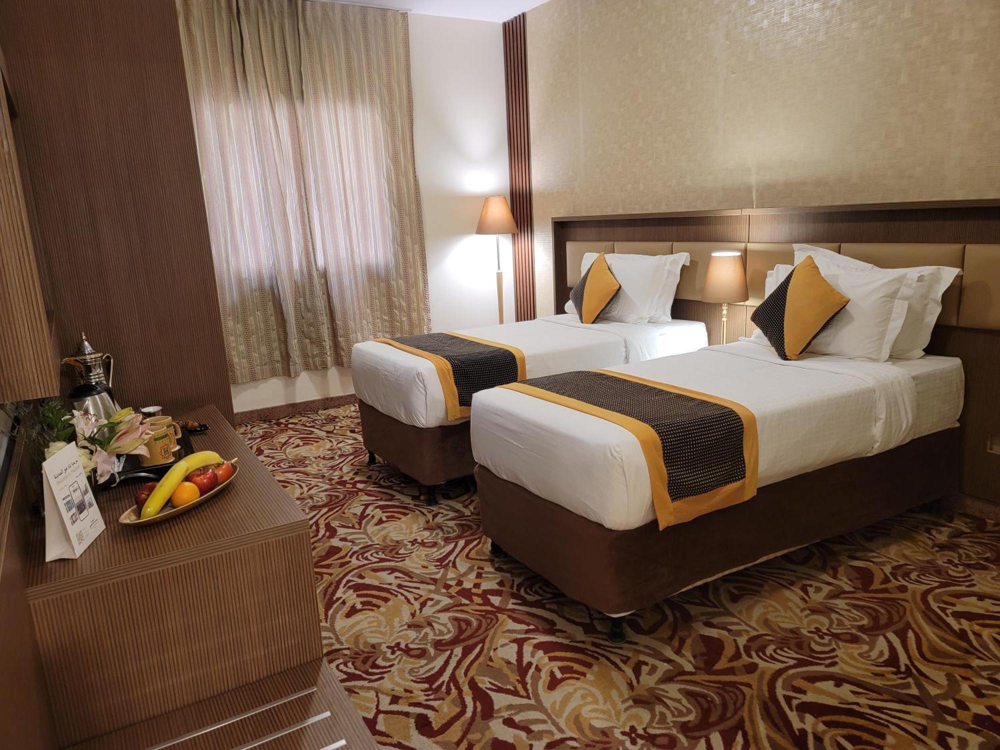 Qasr Al Ansar Golden Tulip Hotel Medina Bagian luar foto