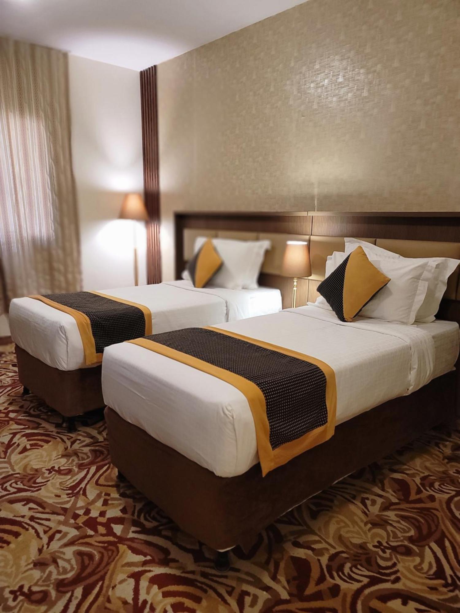 Qasr Al Ansar Golden Tulip Hotel Medina Bagian luar foto