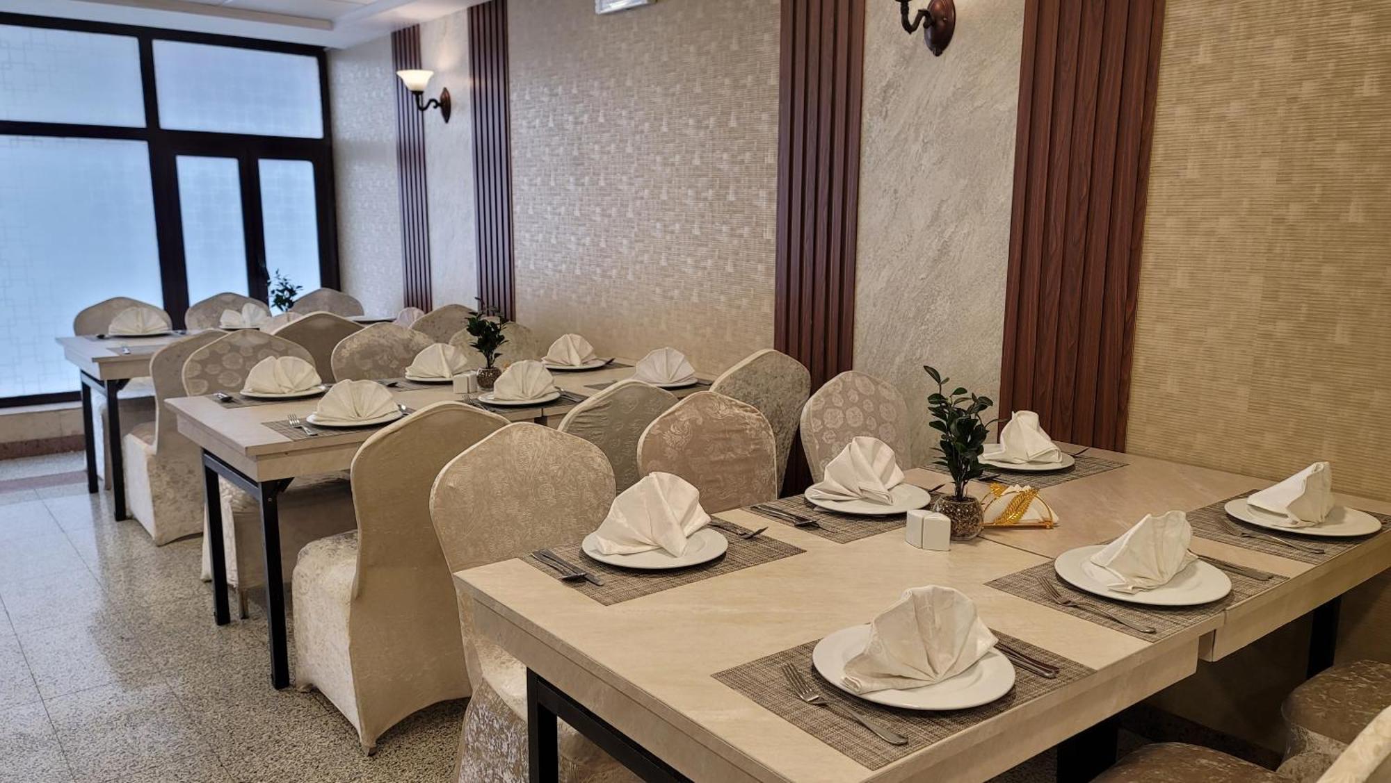 Qasr Al Ansar Golden Tulip Hotel Medina Bagian luar foto
